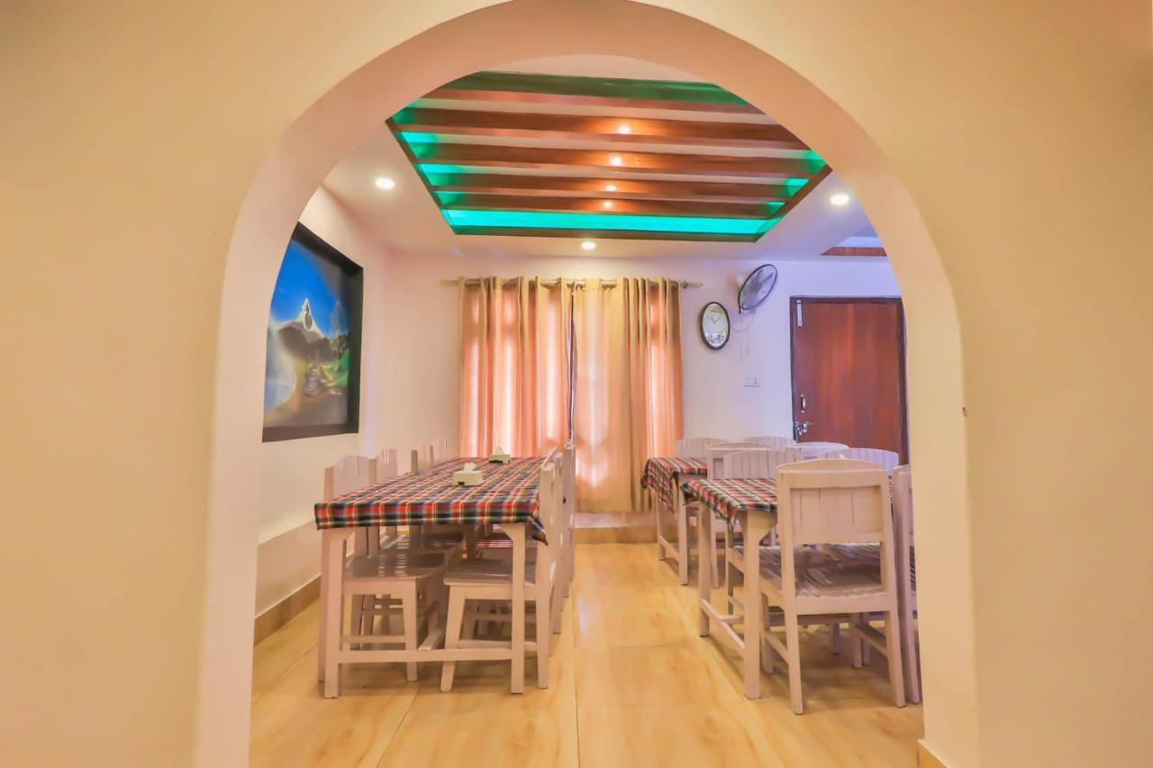 Hotel Alpine Villa Pokhara Ngoại thất bức ảnh